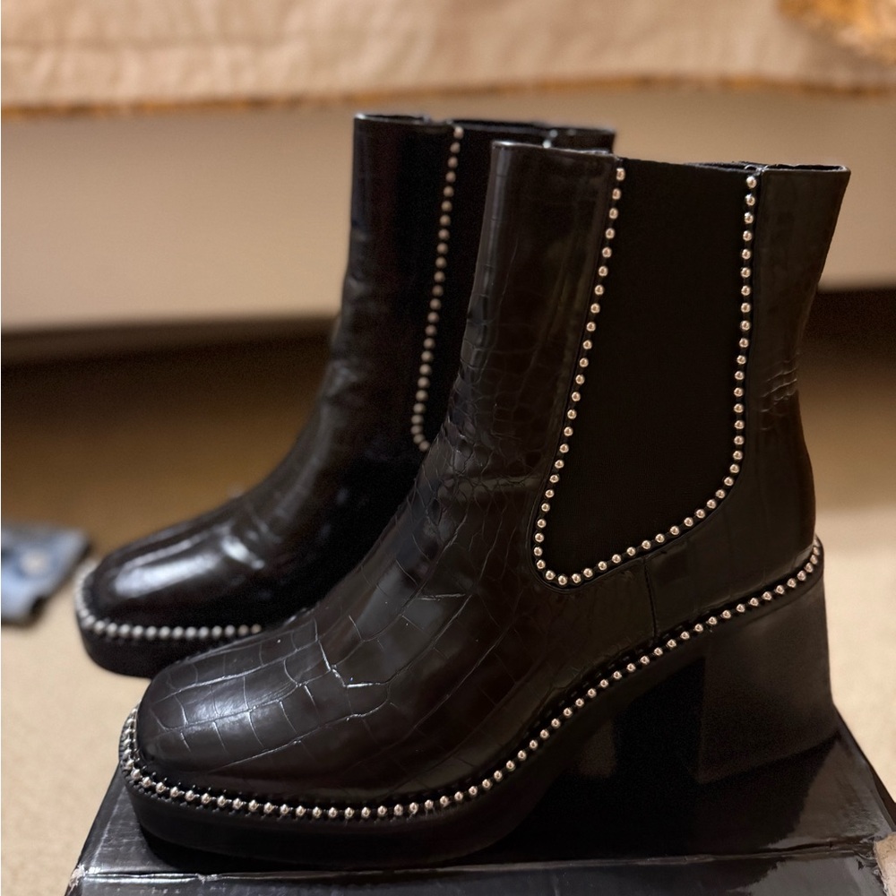Black Croc-Embossed Studded Chelsea Boots - Women's